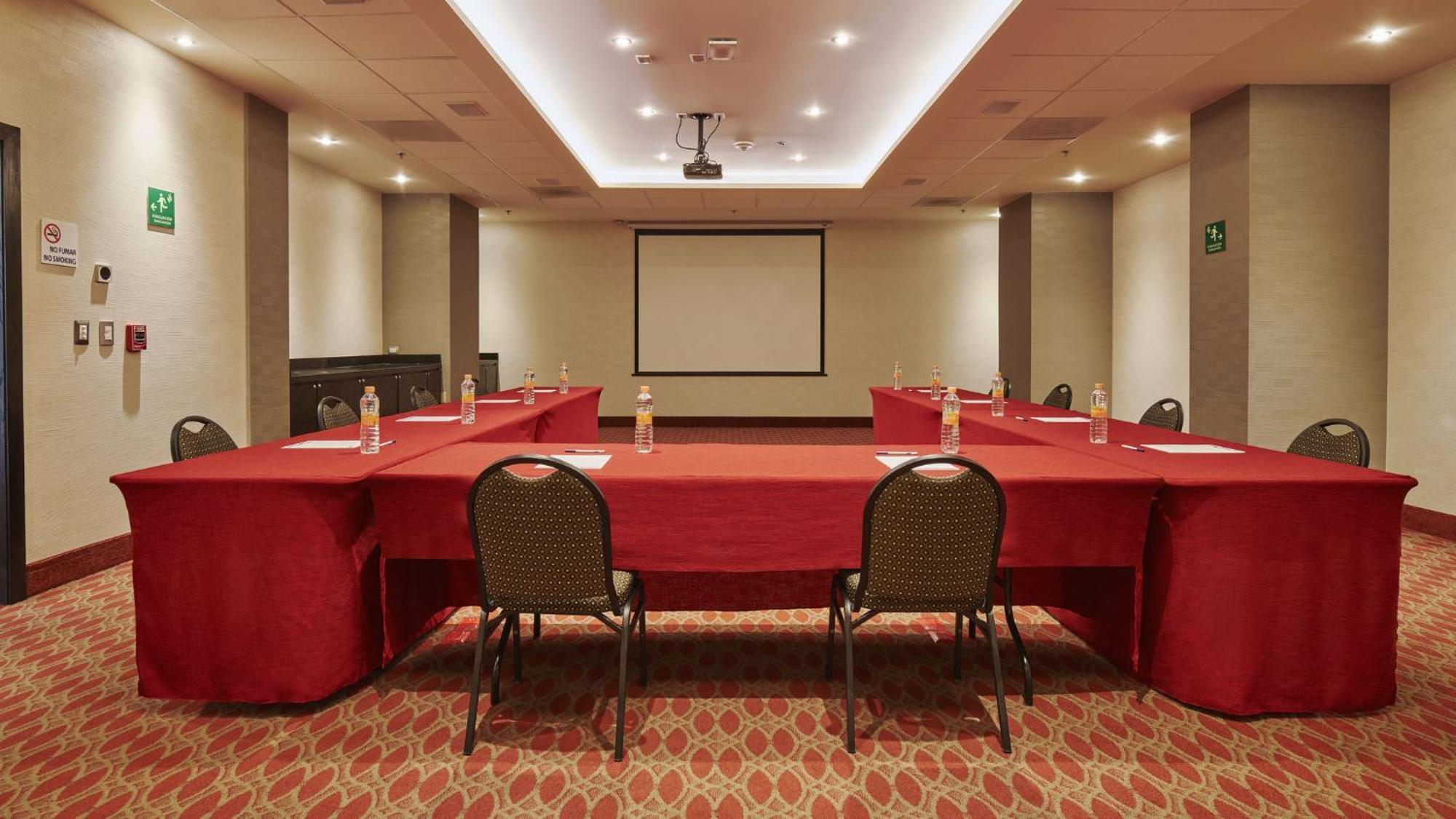 Holiday Inn Express & Suites Chihuahua Juventud By Ihg Exterior photo