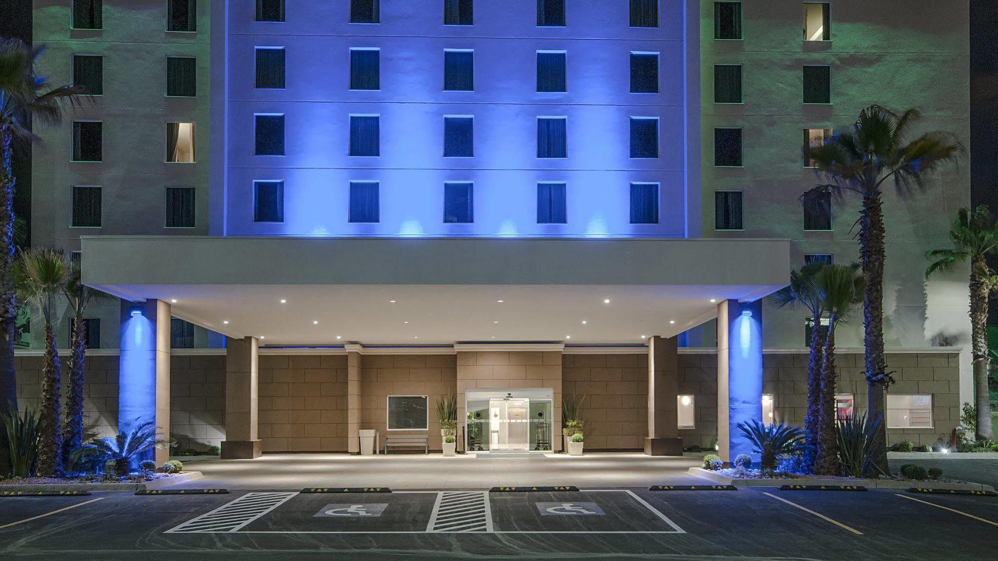 Holiday Inn Express & Suites Chihuahua Juventud By Ihg Exterior photo