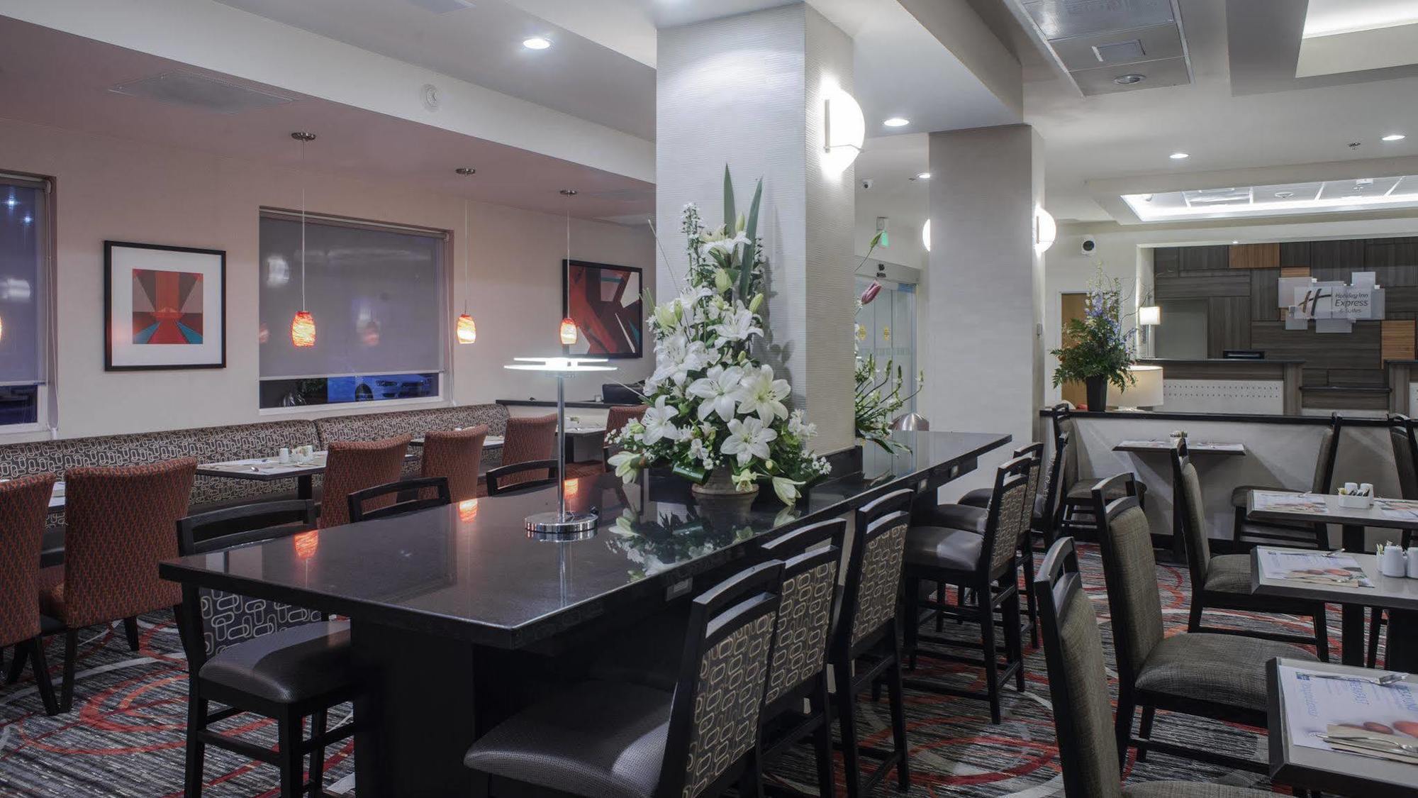 Holiday Inn Express & Suites Chihuahua Juventud By Ihg Exterior photo