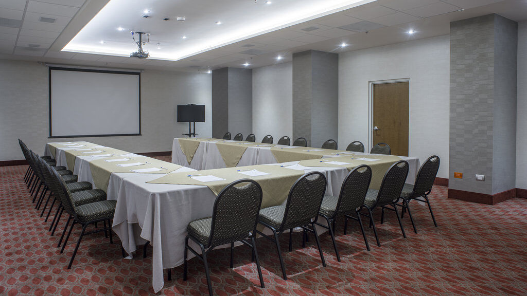 Holiday Inn Express & Suites Chihuahua Juventud By Ihg Exterior photo